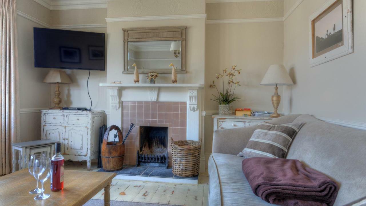 2 Hadleigh Villas Λάιμ Ρέγκις Εξωτερικό φωτογραφία
