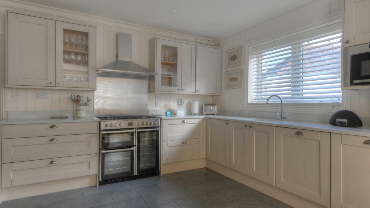 2 Hadleigh Villas Λάιμ Ρέγκις Εξωτερικό φωτογραφία